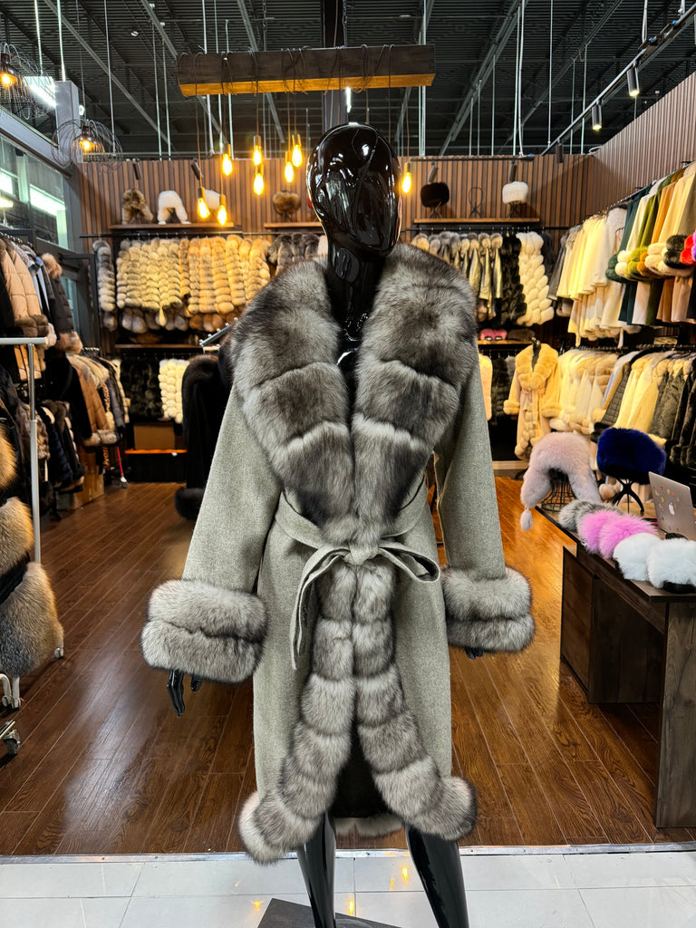 Natural Alpaca Fabric and Real Fox Fur Coat